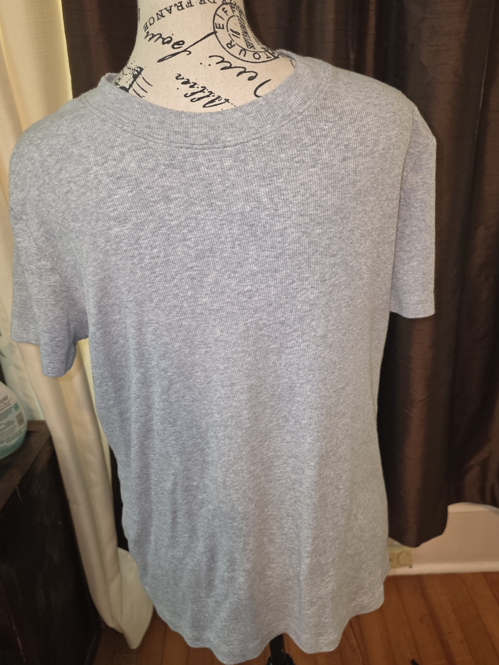 Banana Republic Light Gray Short-Sleeve Crewneck Tee Large